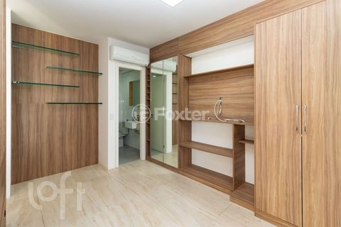 Image 7 - 888759