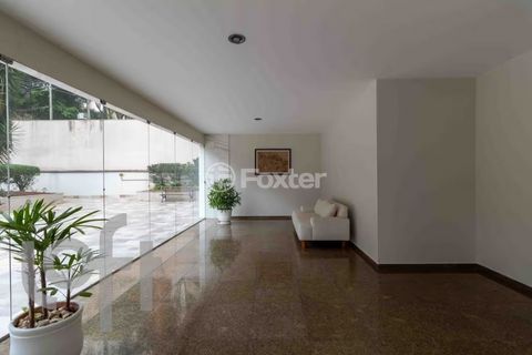 Image 2 - 888770