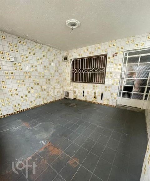 Image 10 - 888778