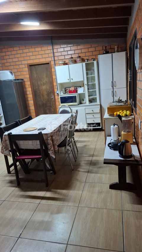 Image 15 - 888782