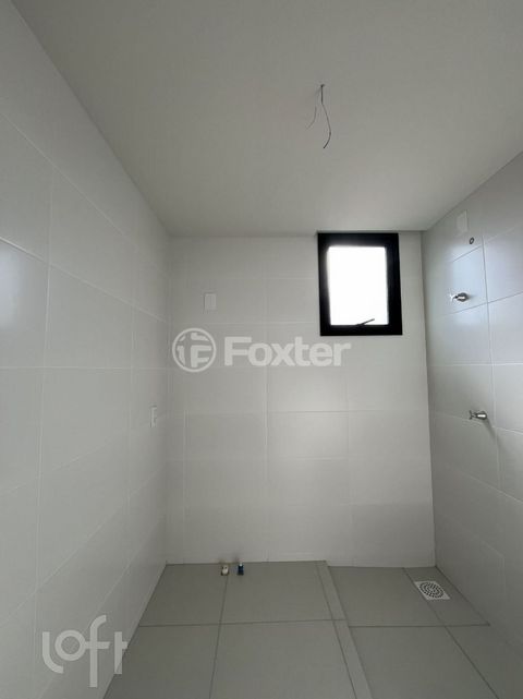 Image 8 - 888803