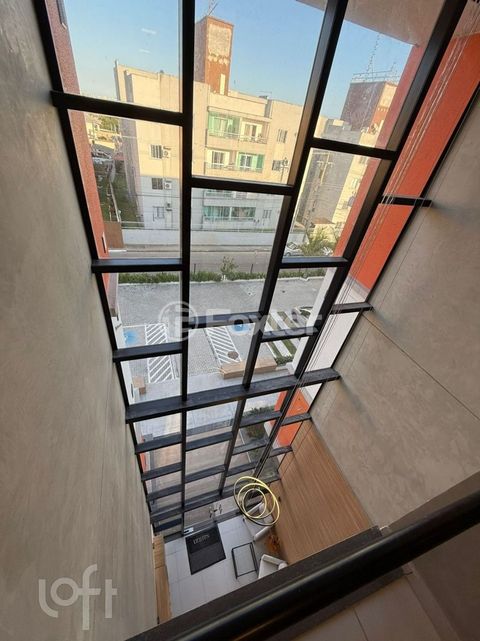 Image 9 - 888803