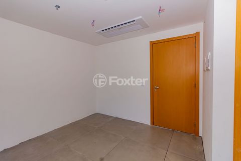 Image 10 - 888861