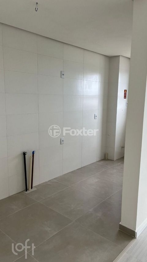 Image 10 - 888878