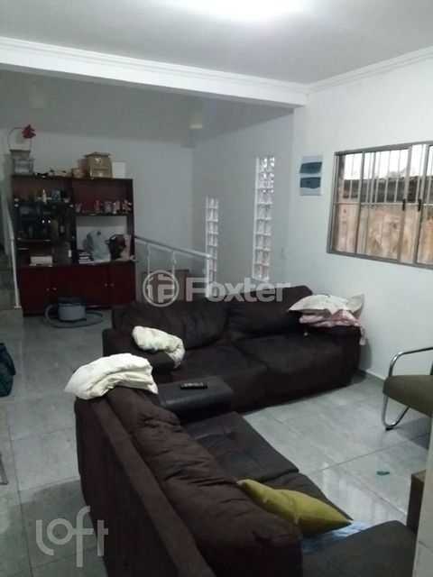 Image 6 - 888928