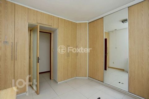 Image 8 - 888929