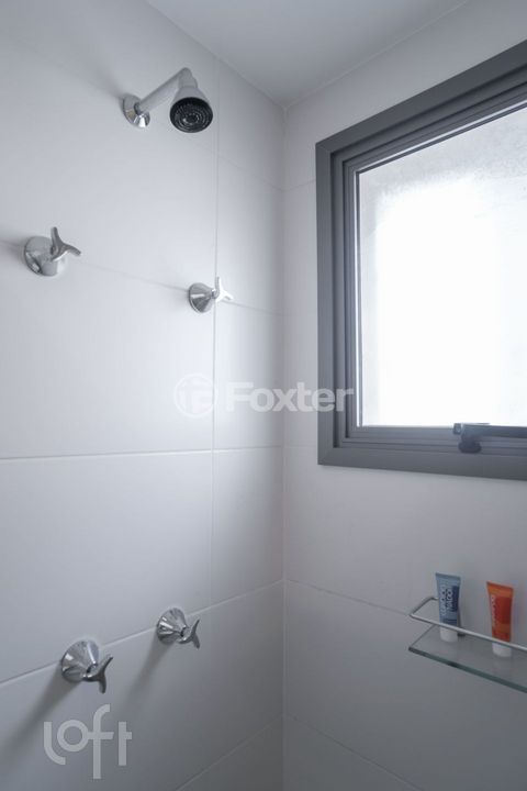 Image 11 - 888932