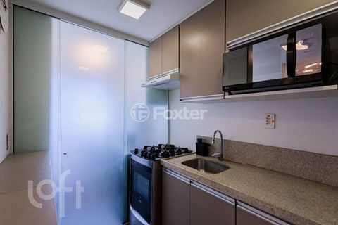 Image 8 - 888943