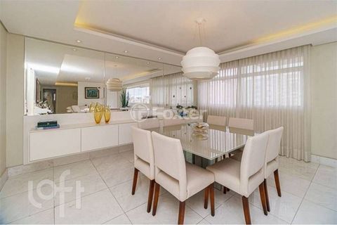 Image 7 - 888946