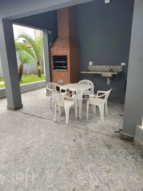 Image 10 - 888948