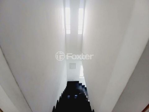 Image 7 - 888984