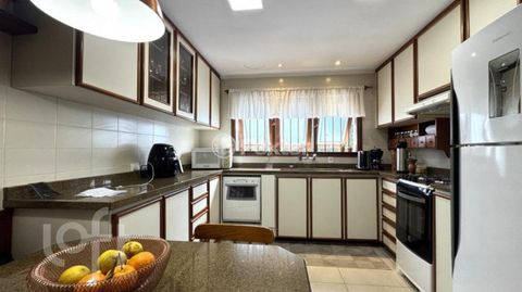 Image 18 - 888997
