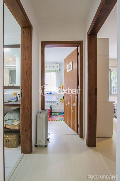 Image 5 - 889004