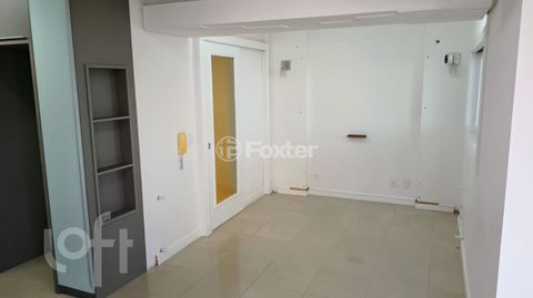 Image 9 - 889006