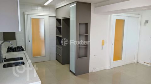 Image 8 - 889006