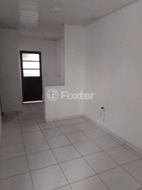 Image 7 - 889007