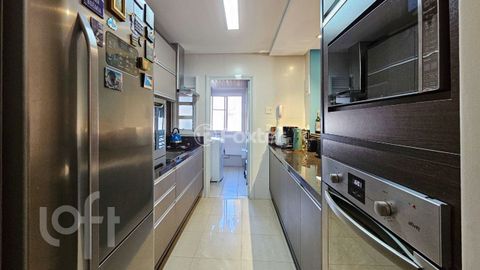 Image 9 - 889013