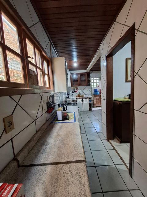 Image 9 - 889015