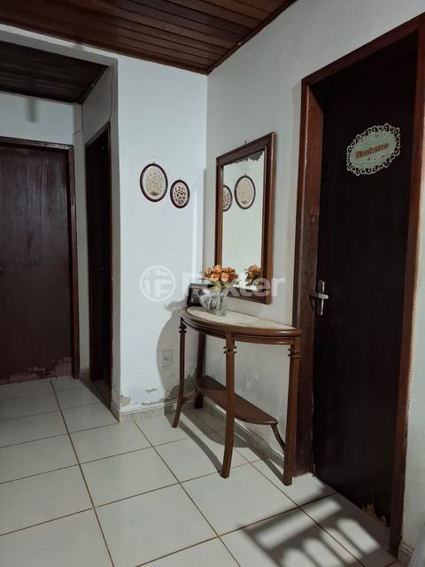 Image 7 - 889015