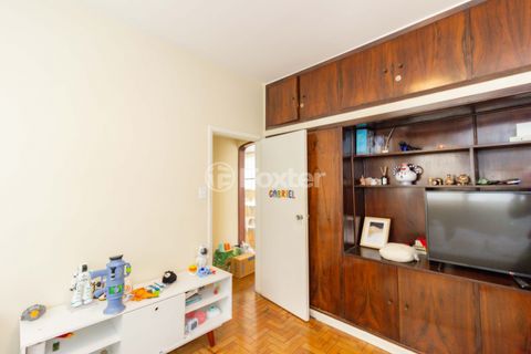 Image 9 - 889077