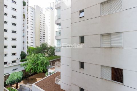 Image 7 - 889077