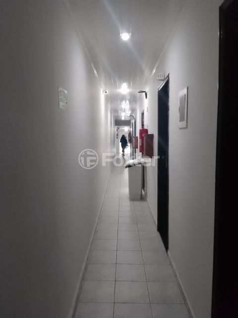 Image 8 - 889087