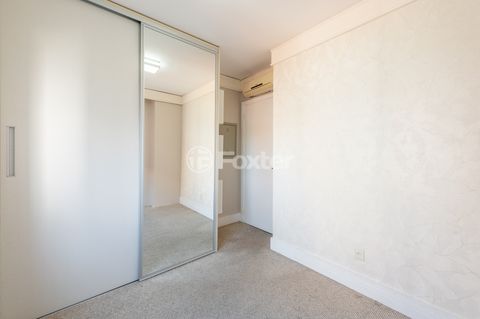 Image 19 - 889174