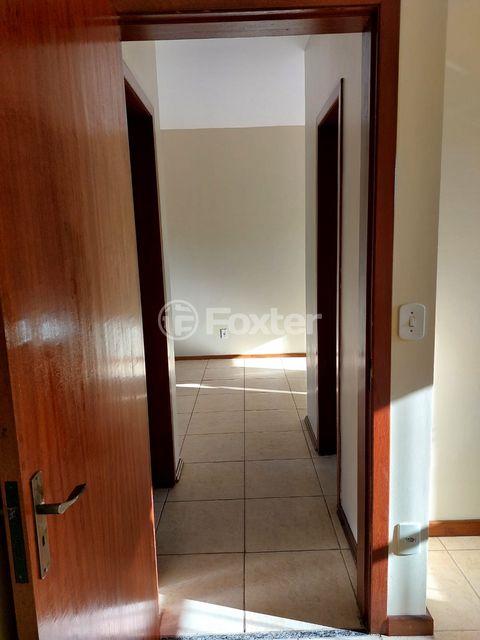 Image 11 - 889257
