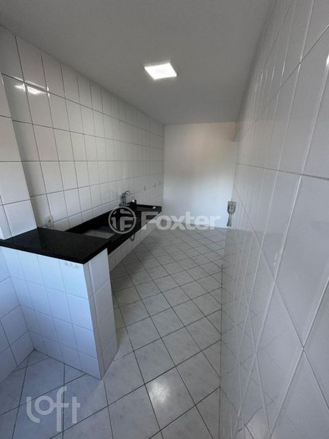 Image 4 - 889288
