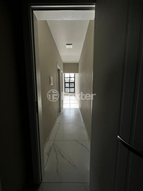 Image 10 - 889293