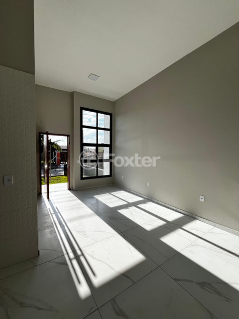 Image 4 - 889293