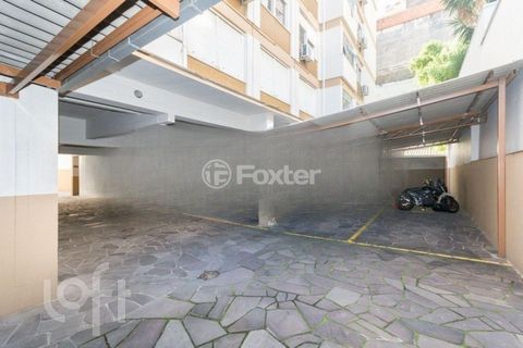 Image 18 - 889296