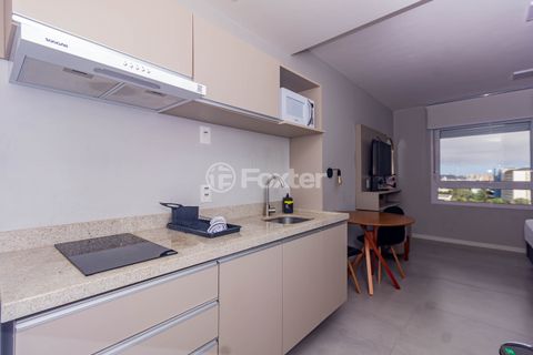 Image 9 - 889304