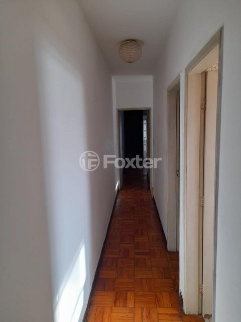 Image 3 - 889305