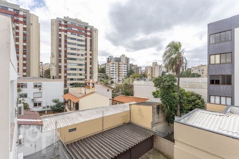 Image 19 - 889326