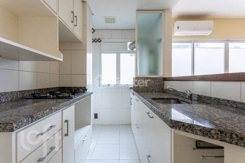 Image 8 - 889326