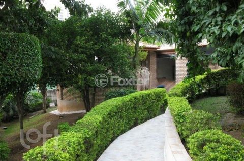 Image 9 - 889335