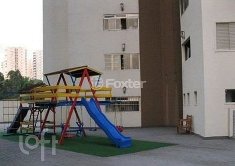Image 8 - 889335
