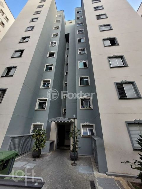 Image 10 - 889344