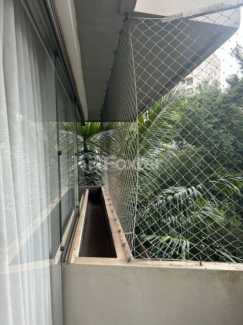 Image 6 - 889350