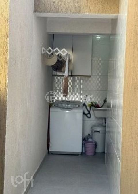 Image 11 - 889358