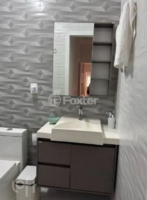 Image 9 - 889358