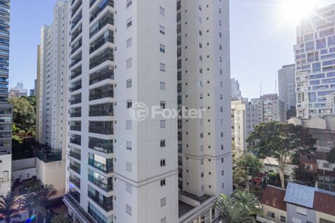Image 5 - 889366