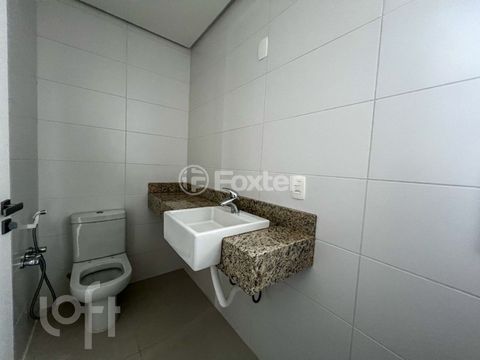 Image 8 - 889368