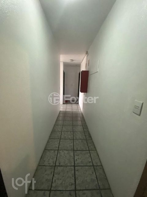 Image 6 - 889370