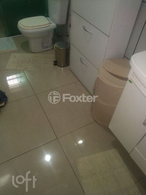 Image 8 - 889373