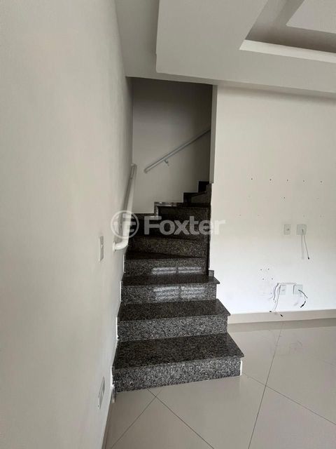 Image 2 - 889375