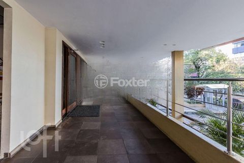 Image 9 - 889390