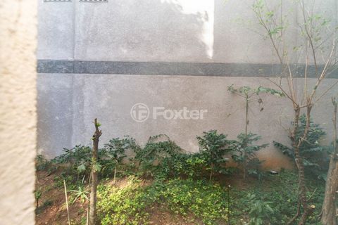 Image 6 - 889393