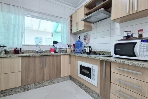 Image 9 - 889446